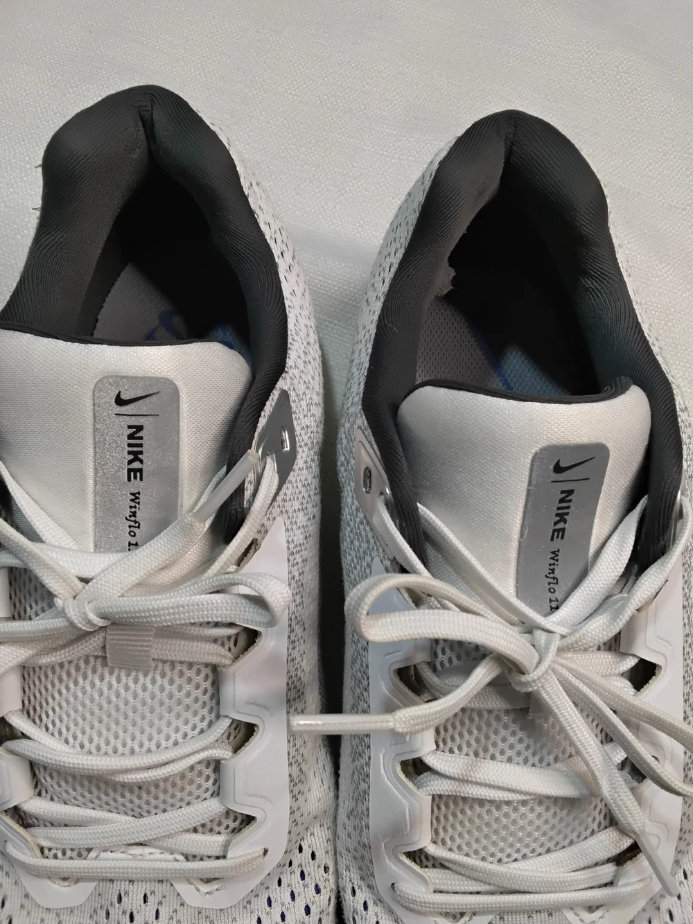 Nike Winflo 11 Men's Lightweight Running Sneakers in Gray and White Sz 11.